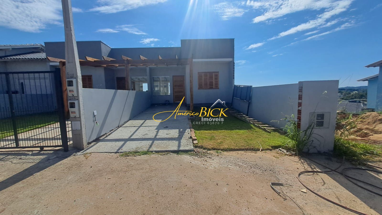 Casa à venda com 2 quartos, 55m² - Foto 3