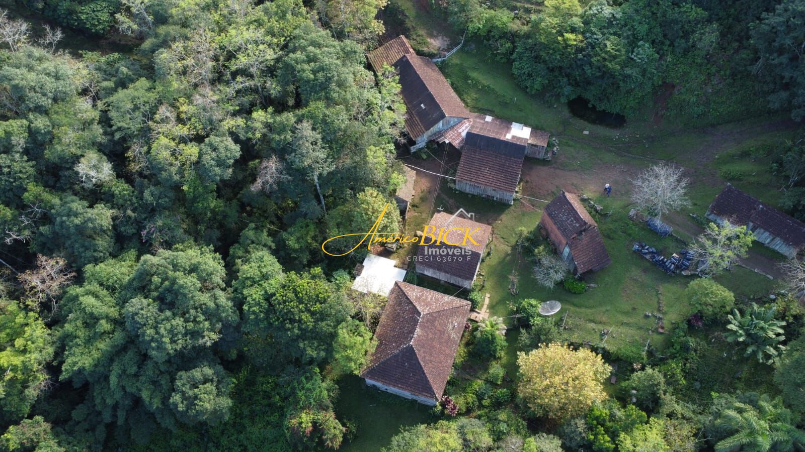 Fazenda à venda com 3 quartos, 16800m² - Foto 1