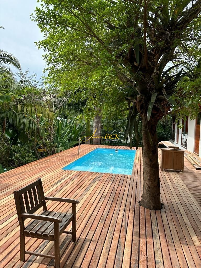 Casa para alugar com 3 quartos, 450m² - Foto 2