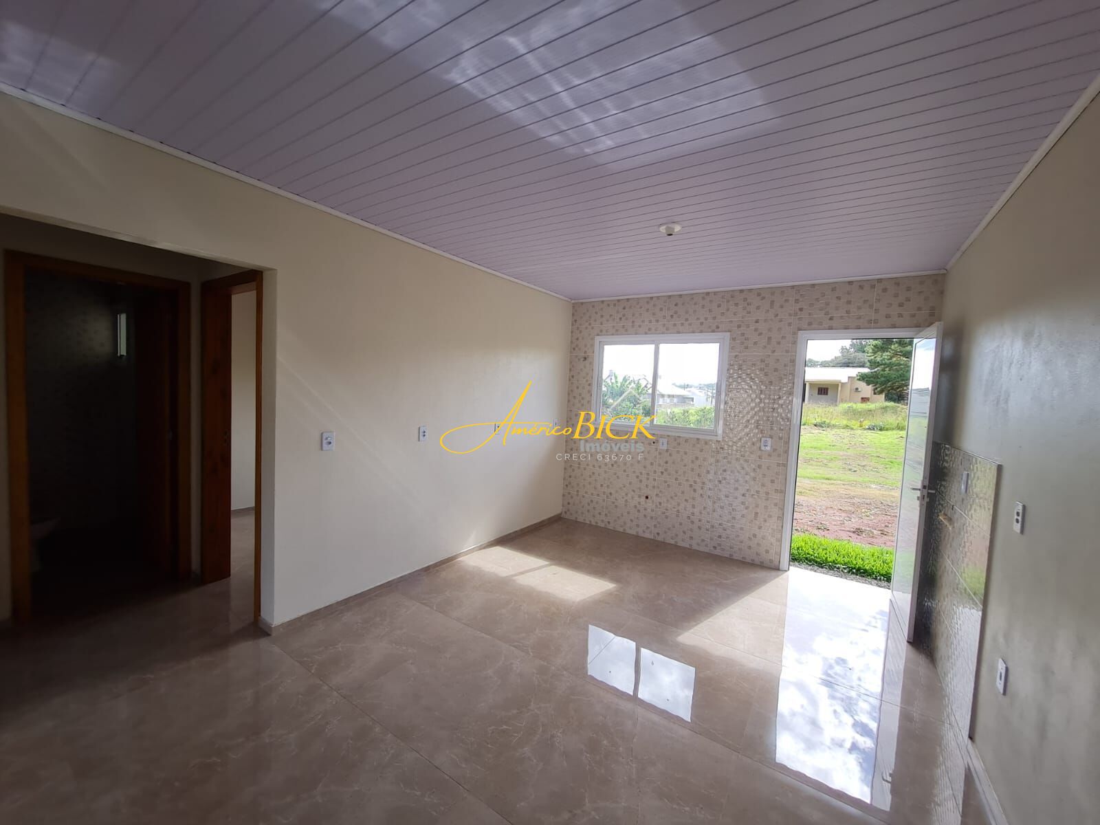 Casa à venda com 2 quartos, 56m² - Foto 10