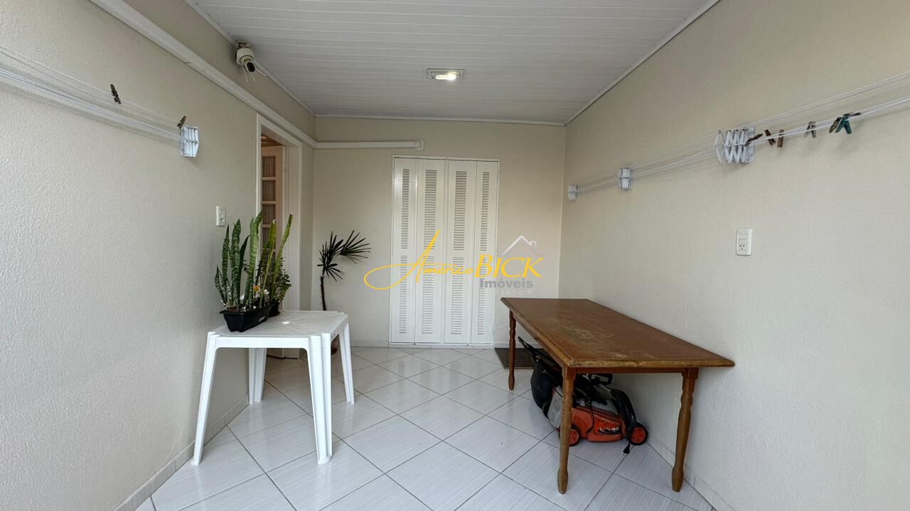 Casa à venda com 3 quartos, 108m² - Foto 8