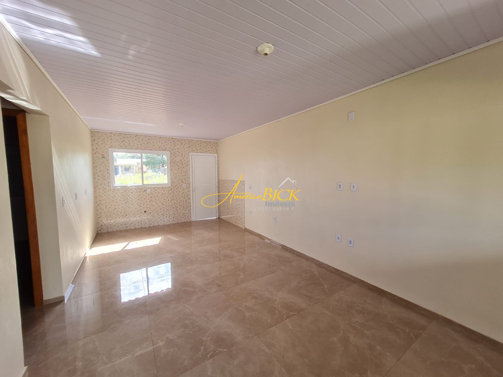 Casa à venda com 2 quartos, 56m² - Foto 5