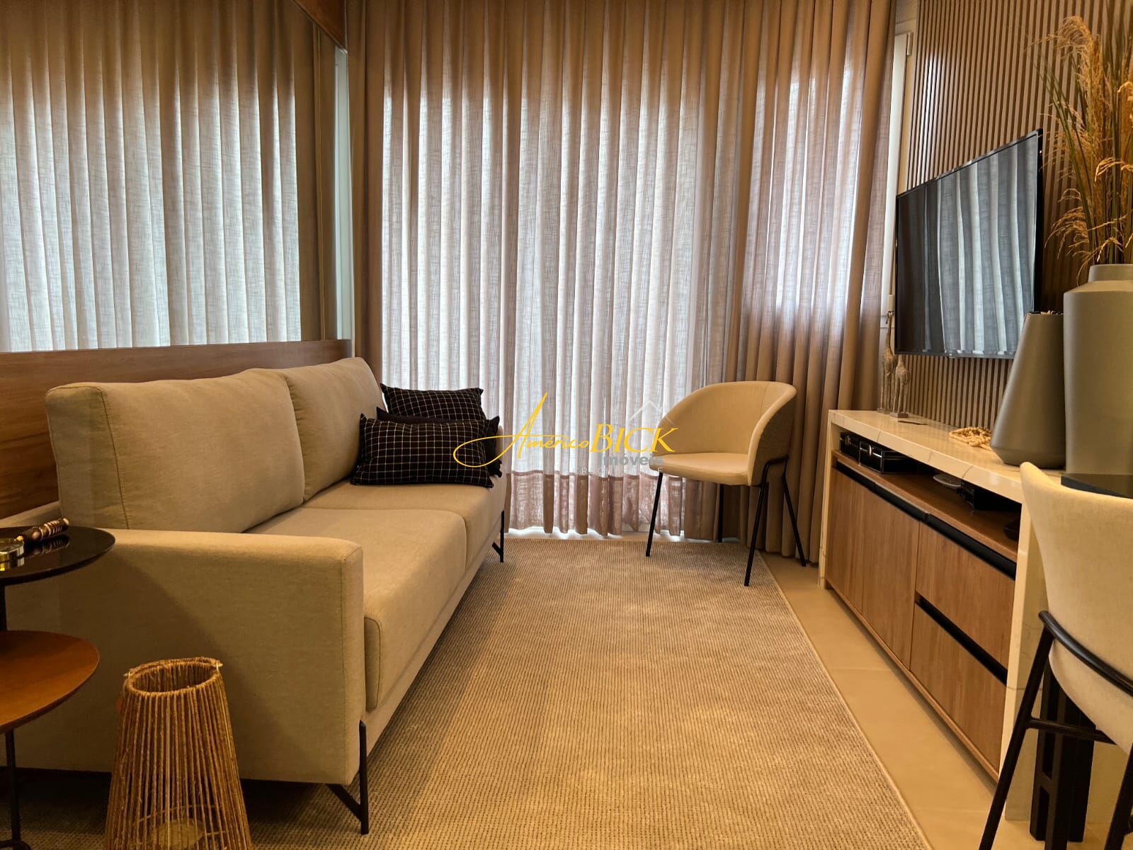 Apartamento à venda com 2 quartos, 65m² - Foto 3