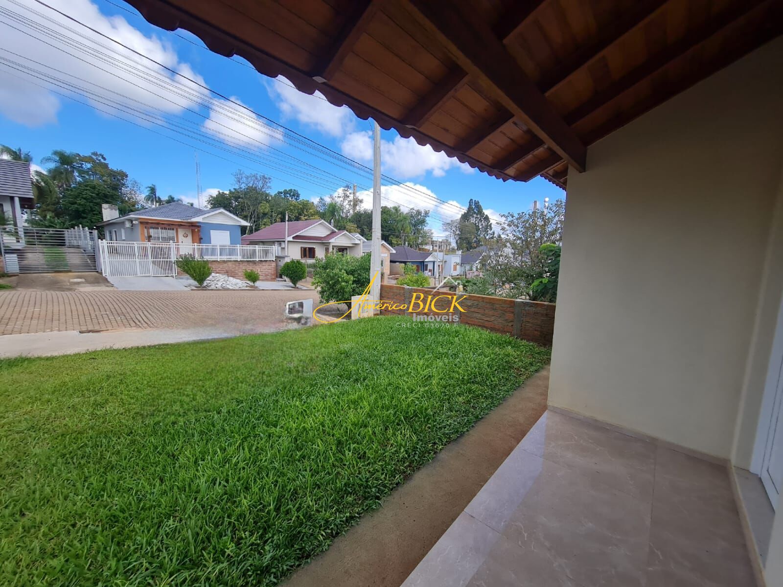 Casa à venda com 2 quartos, 56m² - Foto 4
