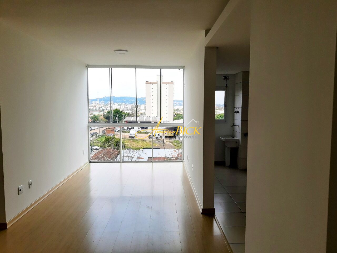 Apartamento à venda com 2 quartos, 65m² - Foto 2