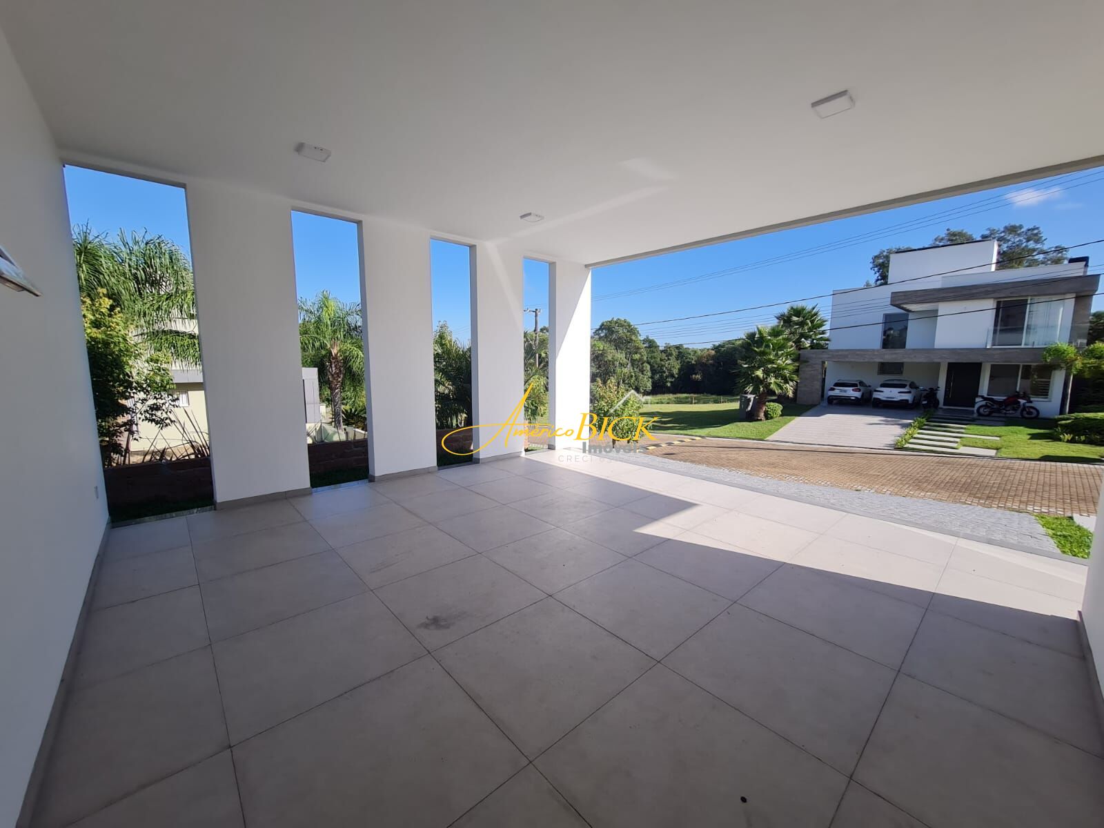 Casa à venda com 3 quartos, 227m² - Foto 3