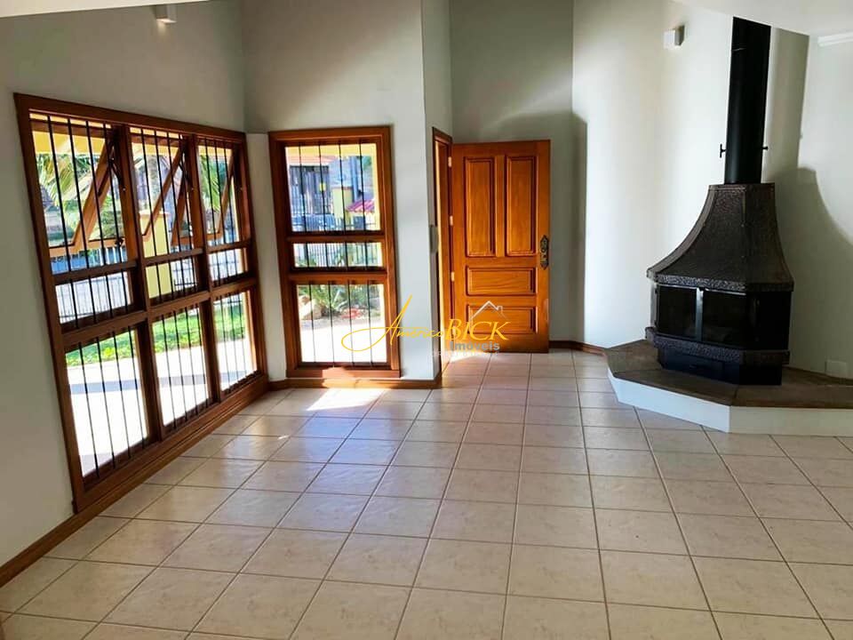 Casa para alugar com 3 quartos, 350m² - Foto 8