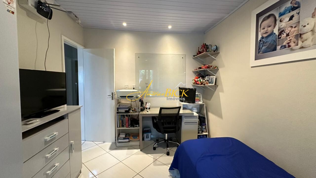 Casa à venda com 3 quartos, 108m² - Foto 7