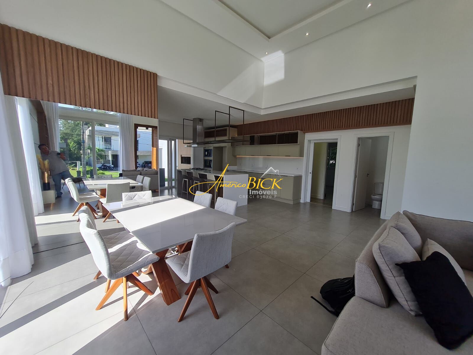 Casa à venda com 3 quartos, 227m² - Foto 5