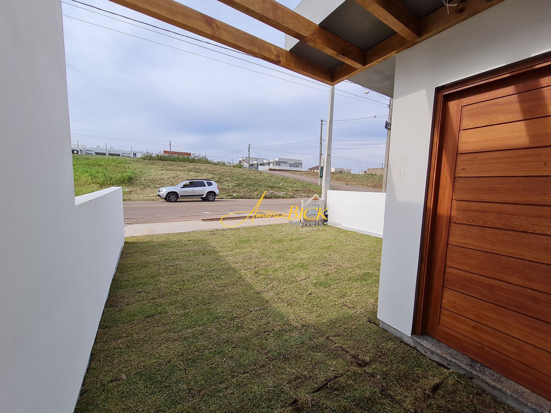 Casa à venda com 2 quartos, 71m² - Foto 2