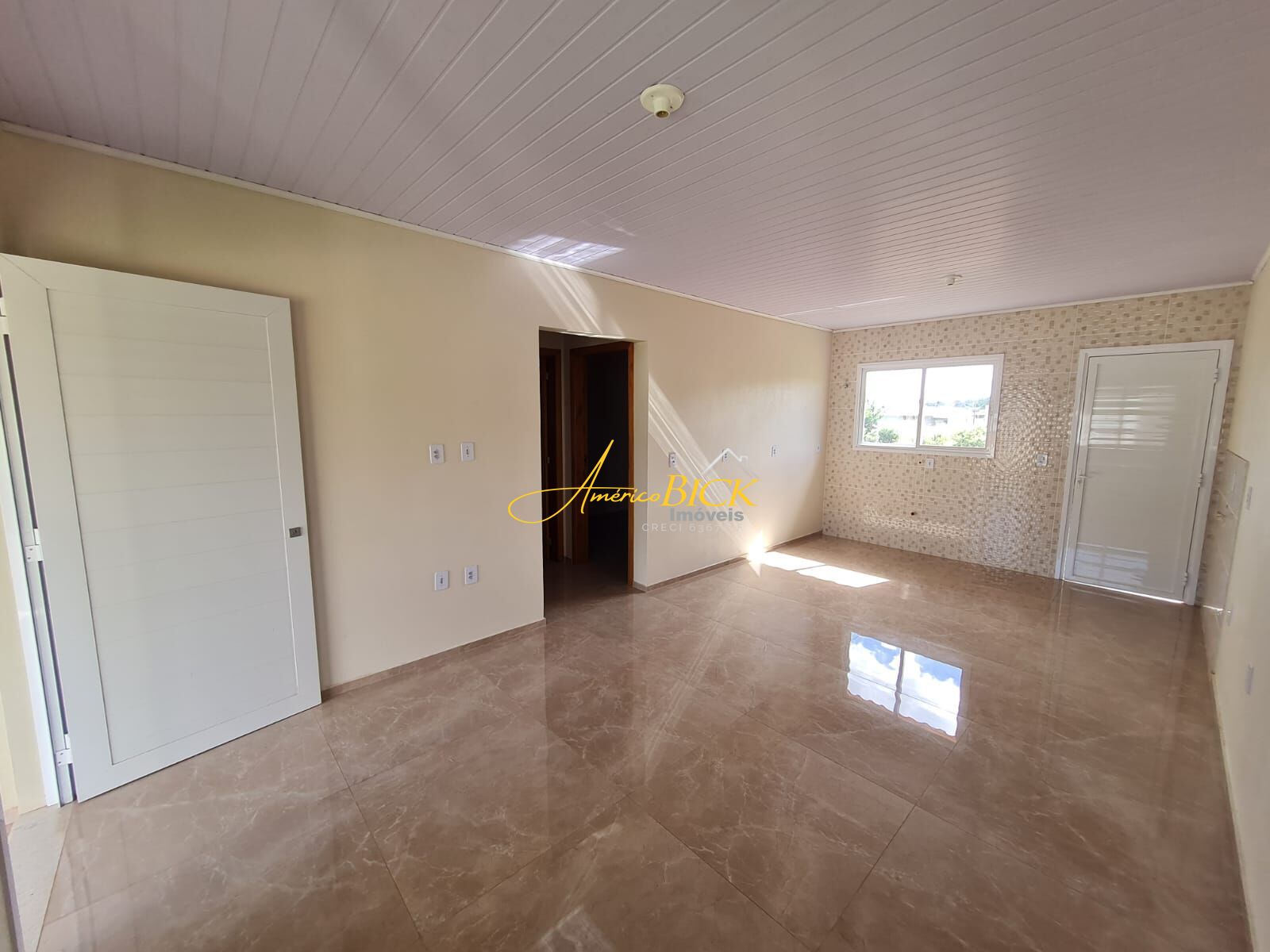 Casa à venda com 2 quartos, 56m² - Foto 6