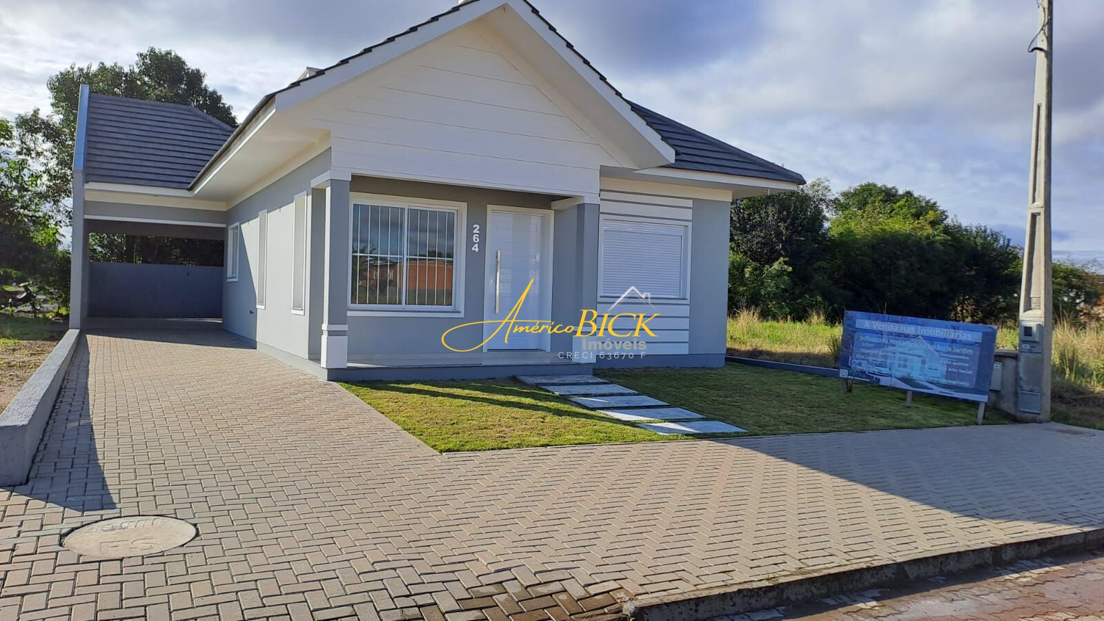 Casa à venda  no Linha Santa Cruz - Santa Cruz do Sul, RS. Imóveis