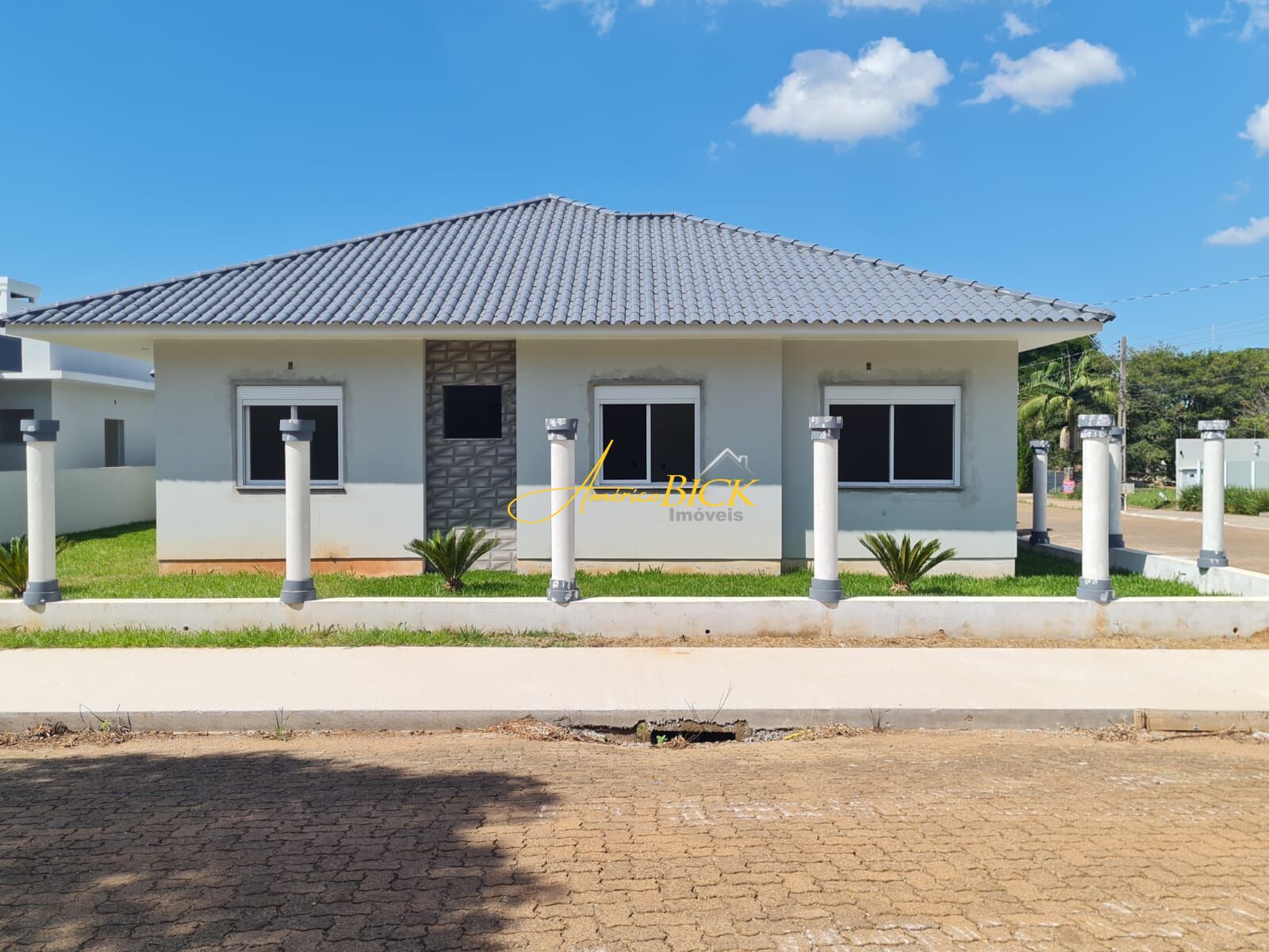 Casa à venda com 3 quartos, 167m² - Foto 2
