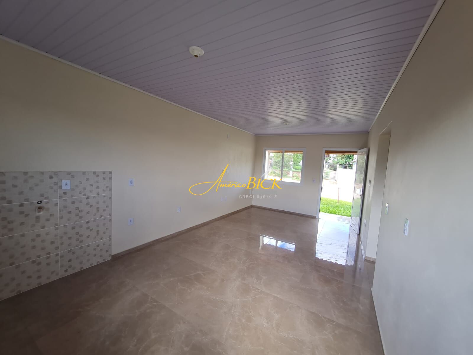 Casa à venda com 2 quartos, 56m² - Foto 9