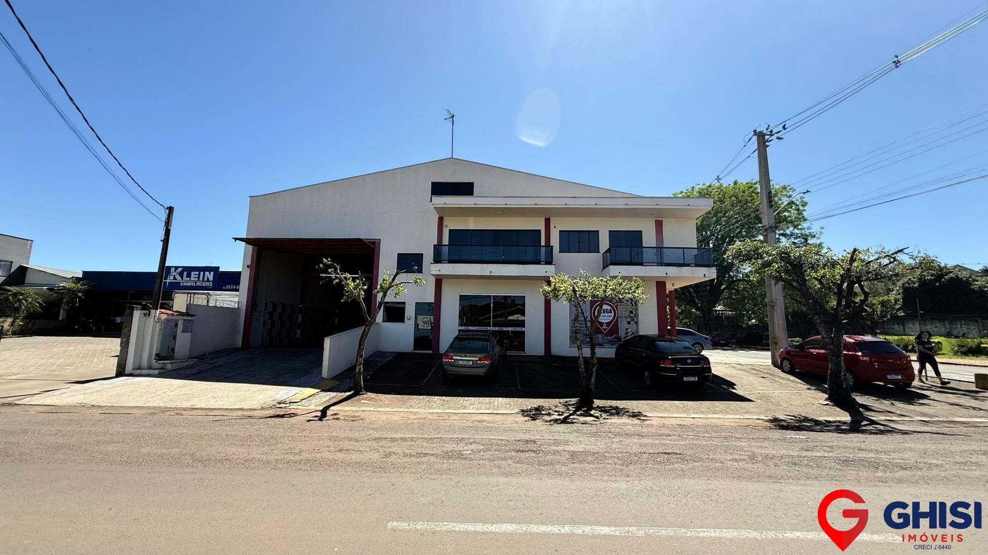 Barracão comercial e apartamento residencial para locação