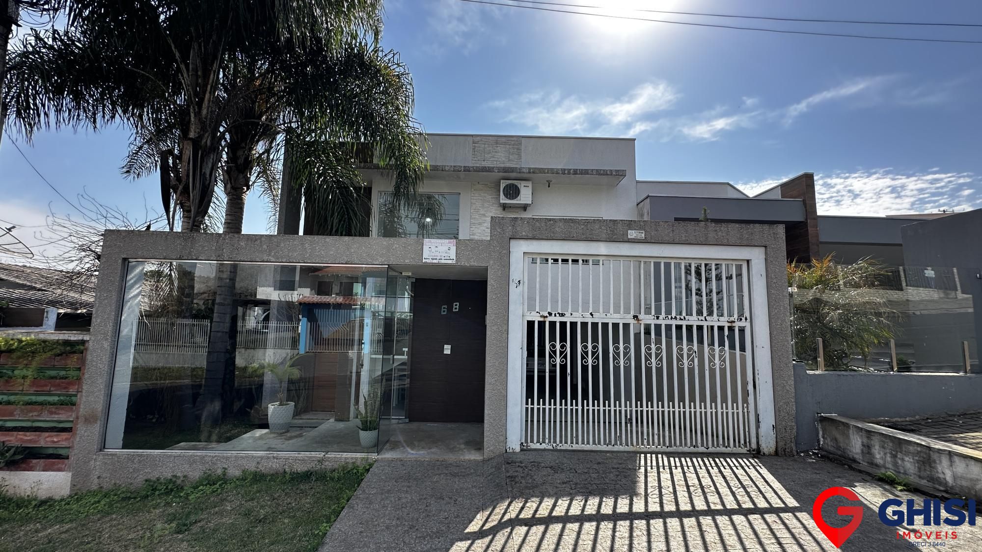 Casa semimobiliada à venda no Miniguaçu