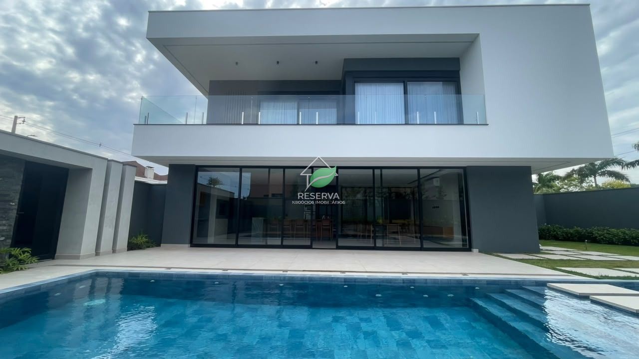 # CASA DE ALTO PADRÃO NO ROYAL FALLS RESIDENCE & RESORT