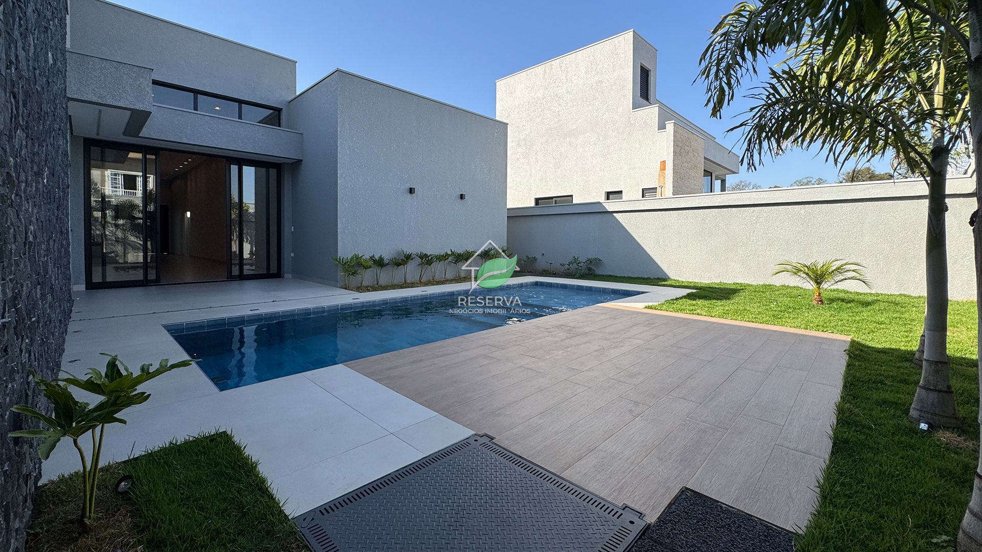 Casa Luxuosa à Venda no Condomínio Safira - Foz do Iguaçu