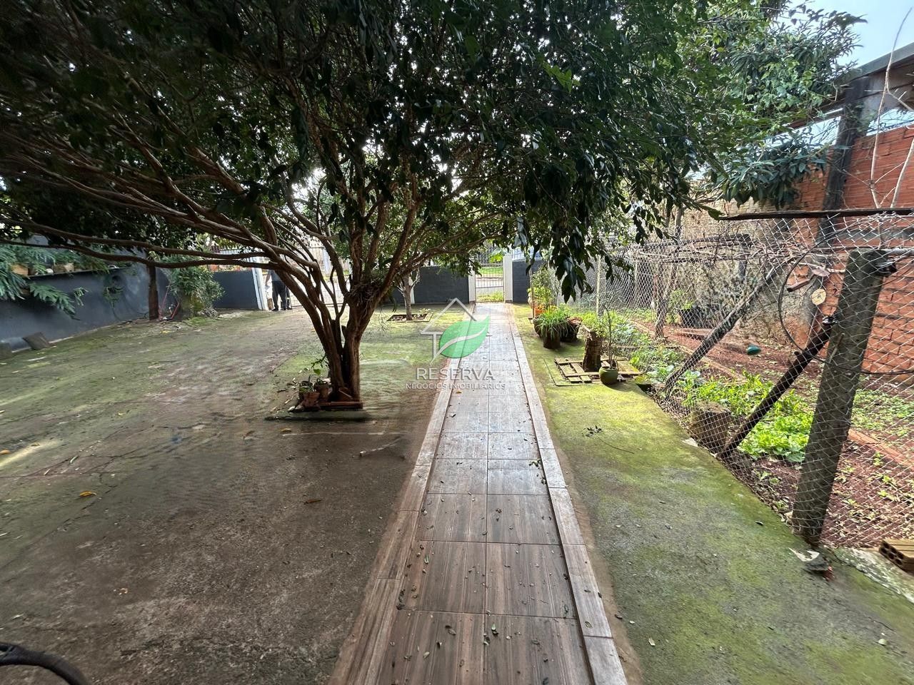 Casa à Venda no Portal da Foz – Excelente Localização e Amplo Espaço