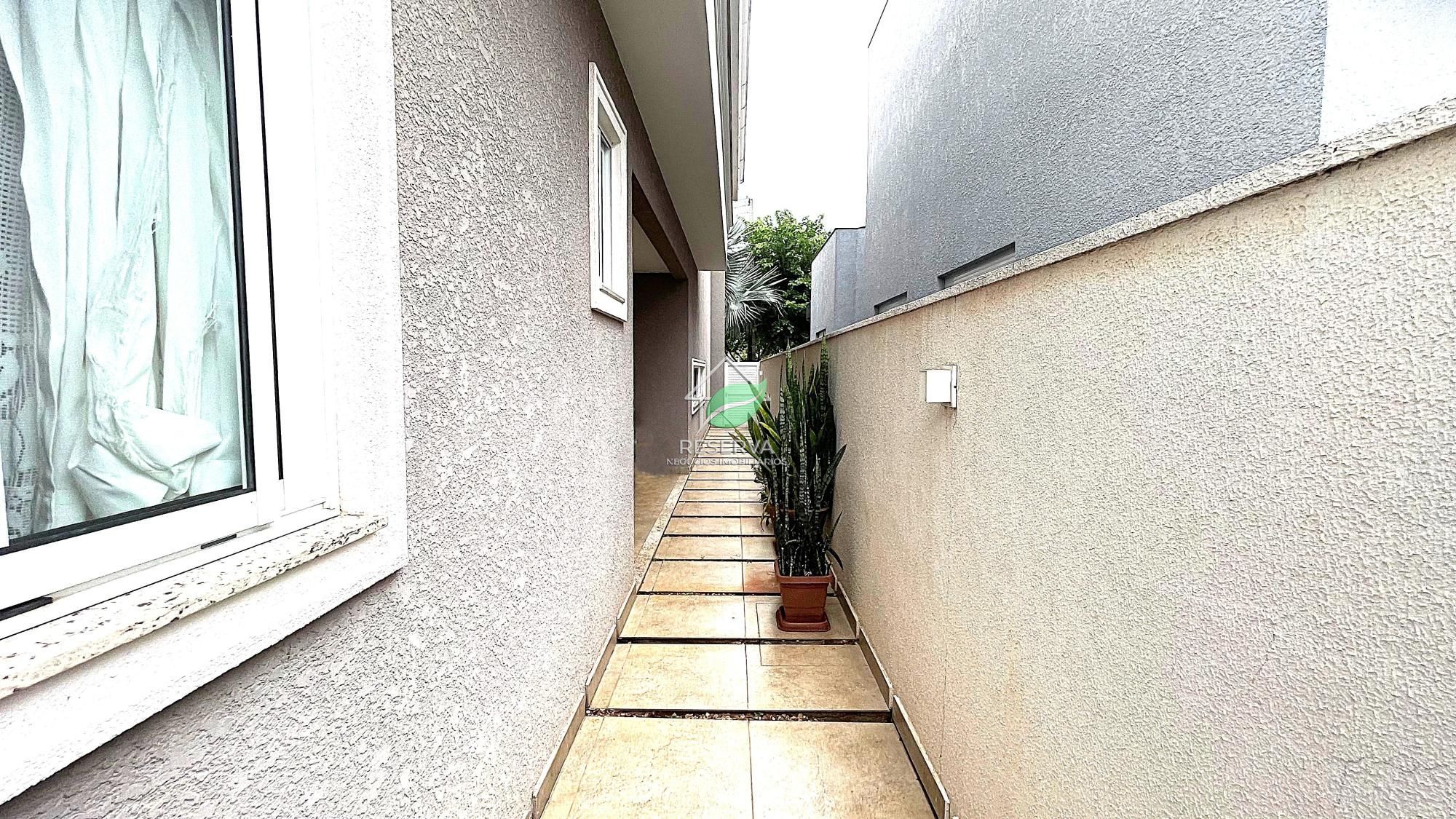Sobrado disponível para venda e locação no Condomínio Terras Alpha II