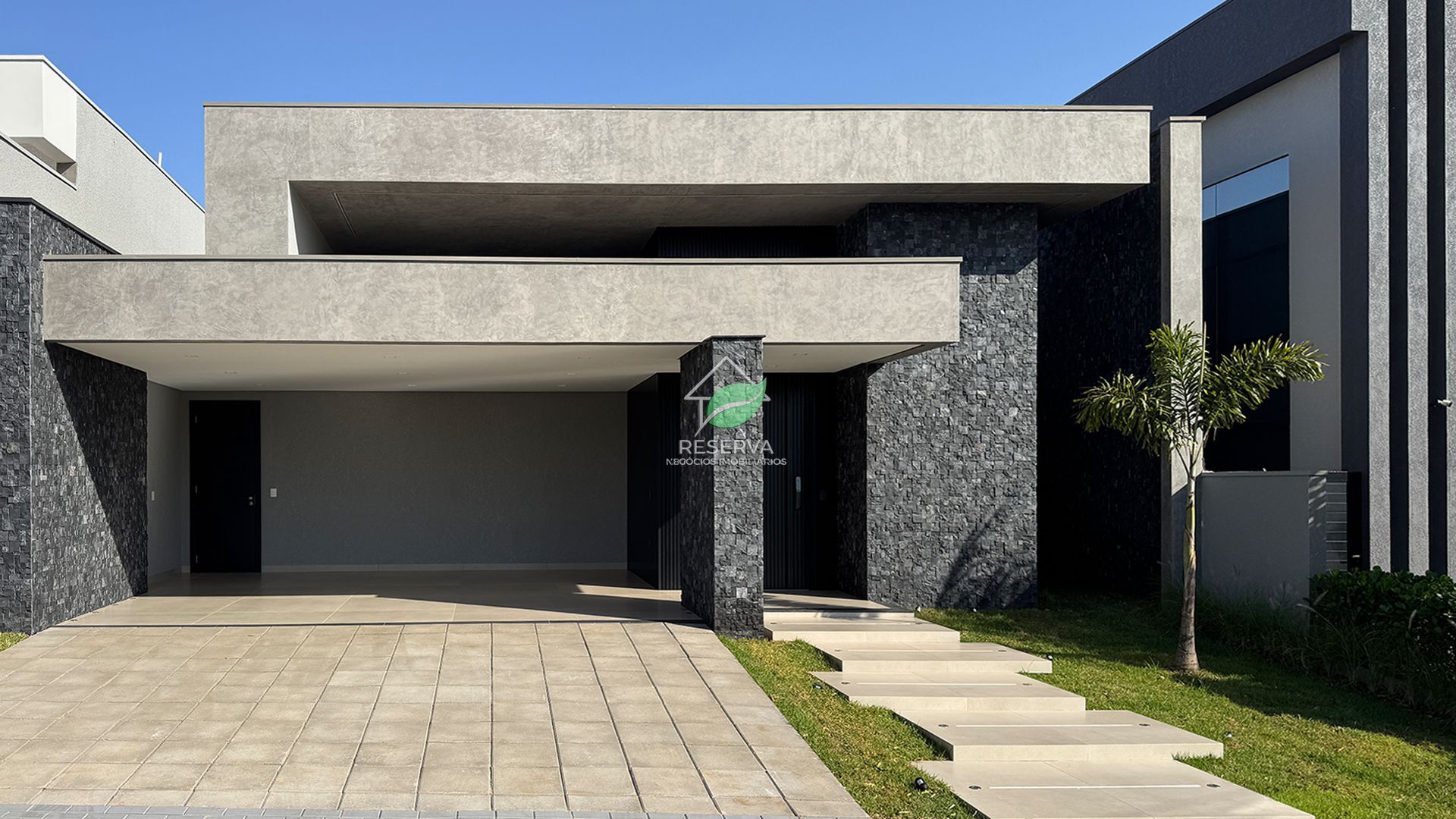 Casa Luxuosa à Venda no Condomínio Safira - Foz do Iguaçu