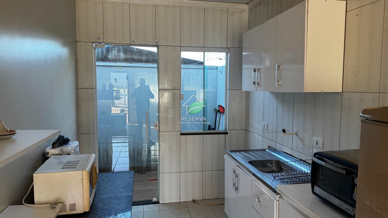 CASA MOBILIADA À VENDA NA REGIÃO DA VILA A – JD. CANADÁ ??