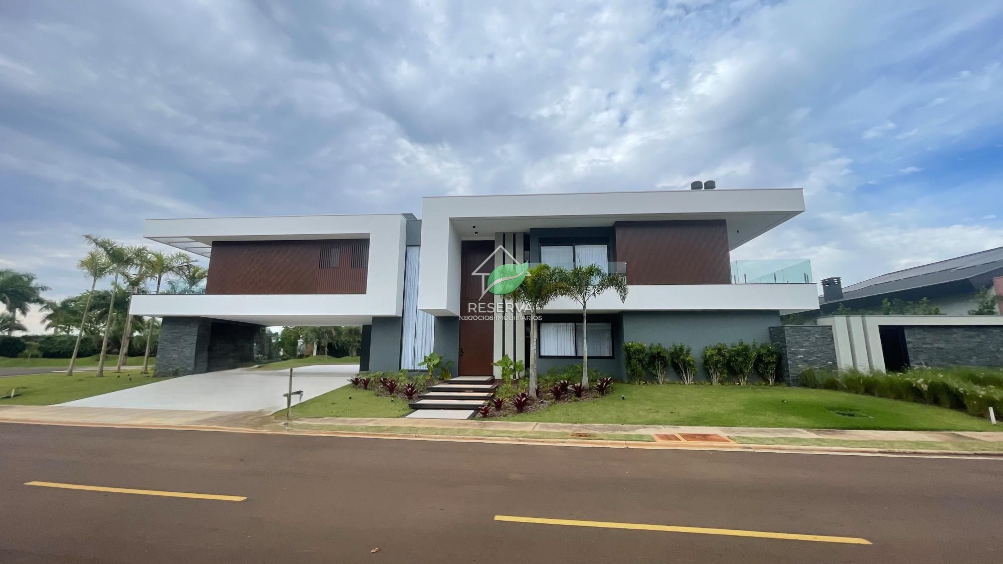 # CASA DE ALTO PADRÃO NO ROYAL FALLS RESIDENCE & RESORT