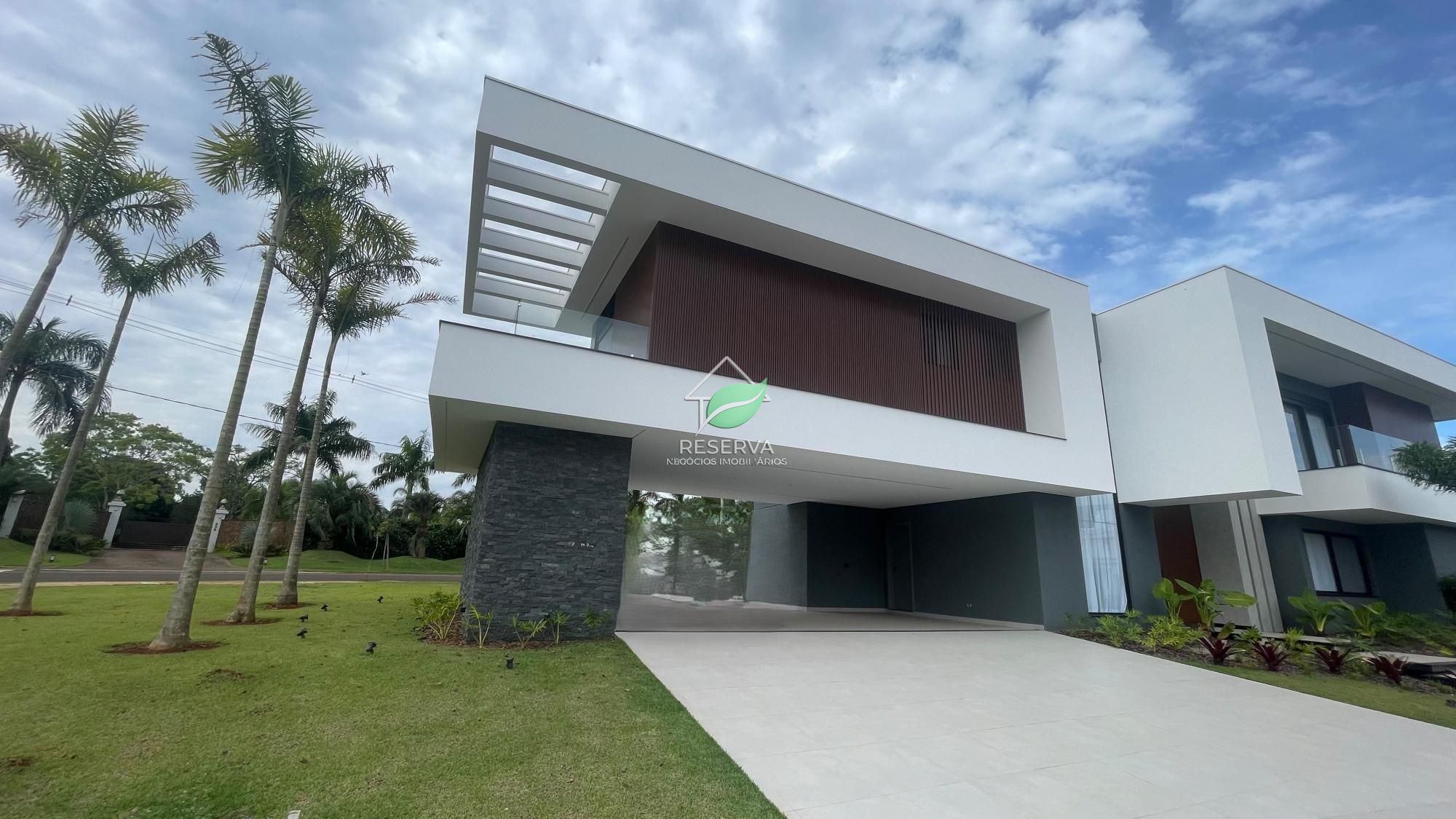 # CASA DE ALTO PADRÃO NO ROYAL FALLS RESIDENCE & RESORT