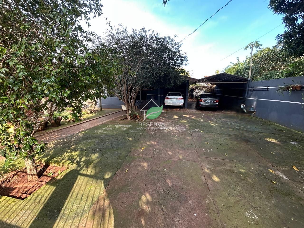 Casa à Venda no Portal da Foz – Excelente Localização e Amplo Espaço