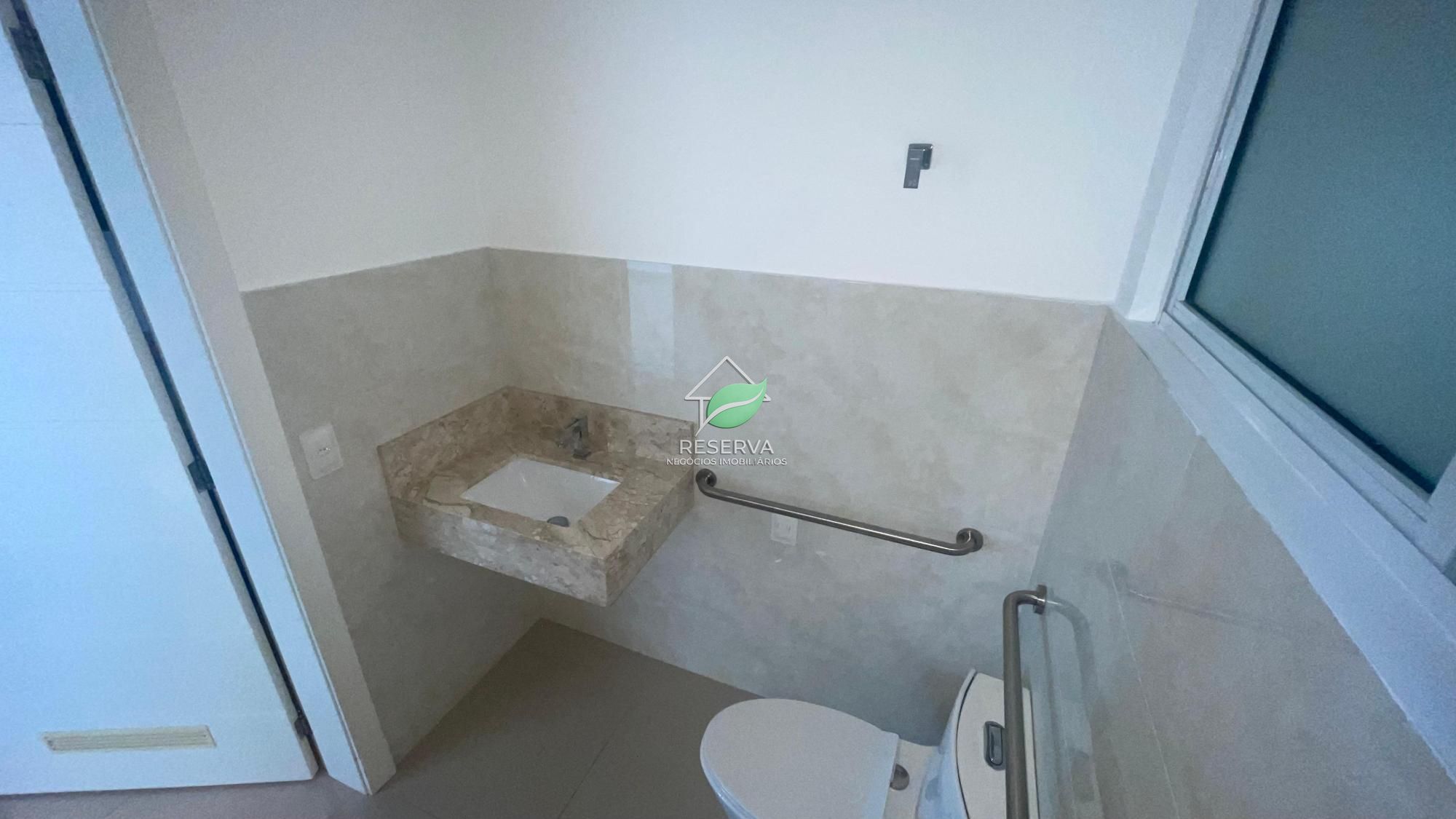 Sala Comercial de 74 m² para Locação — Edifício Novo Iguaçu