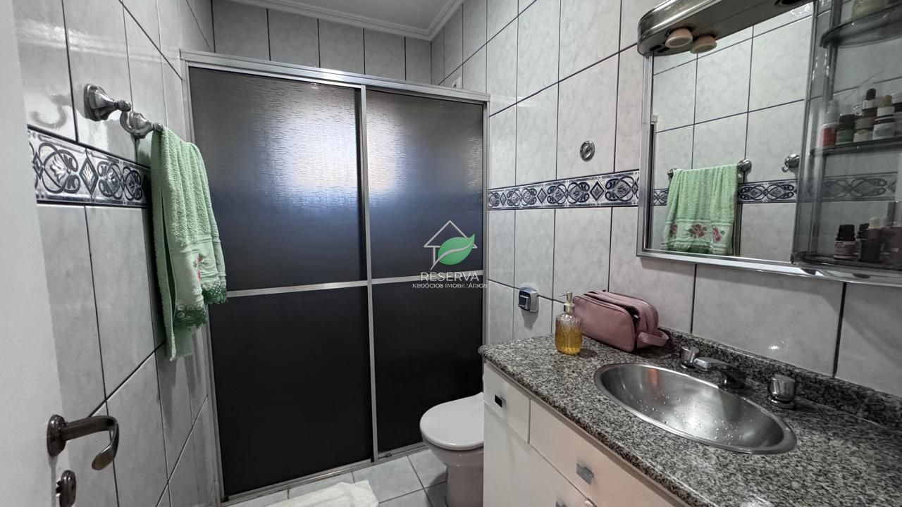 Sobrado amplo e completo no Jardim Lancaster I – R$ 900.000,00