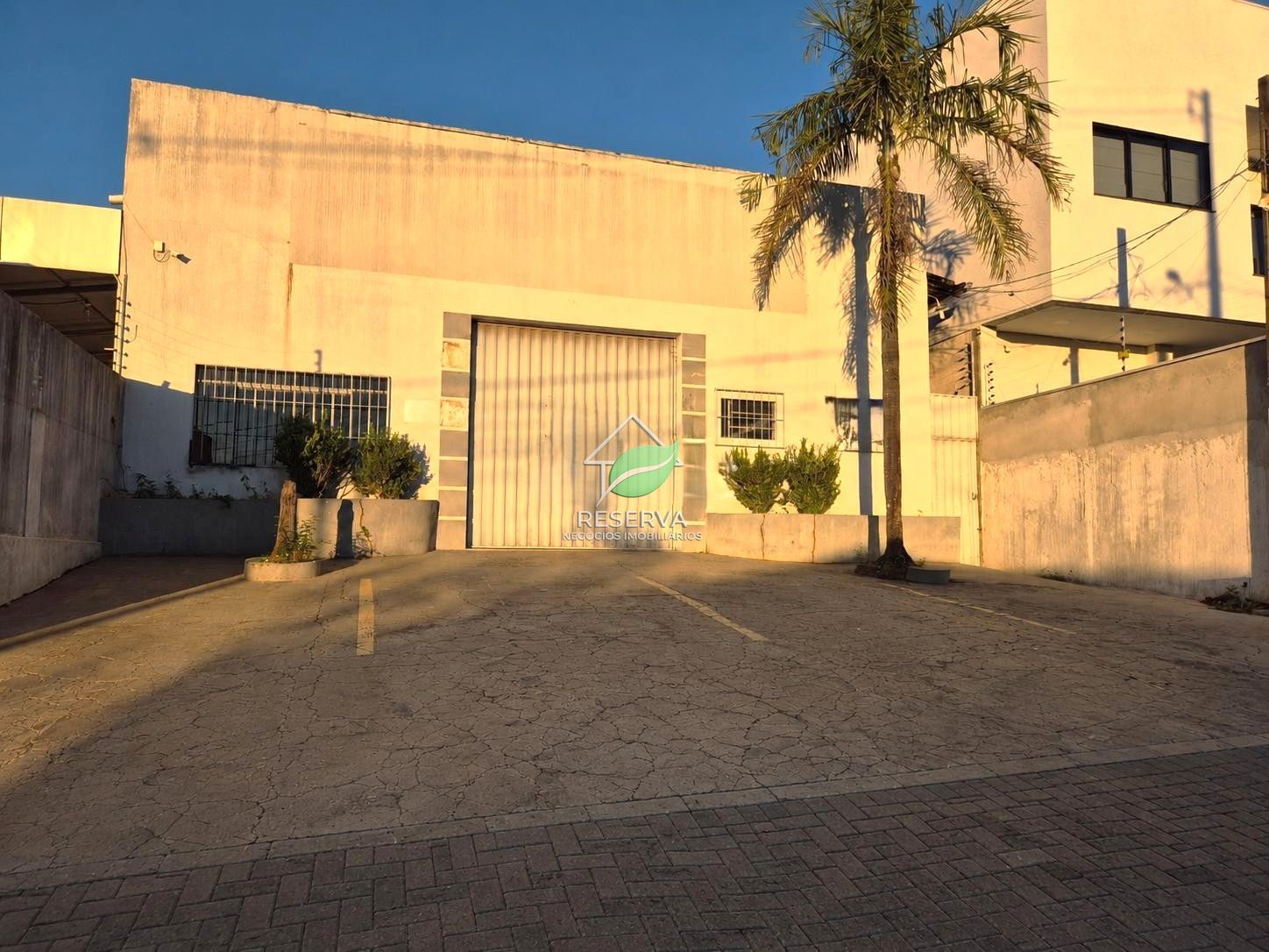 Barracão para Venda e Locação no Jardim Manaus – Excelente Localização.
