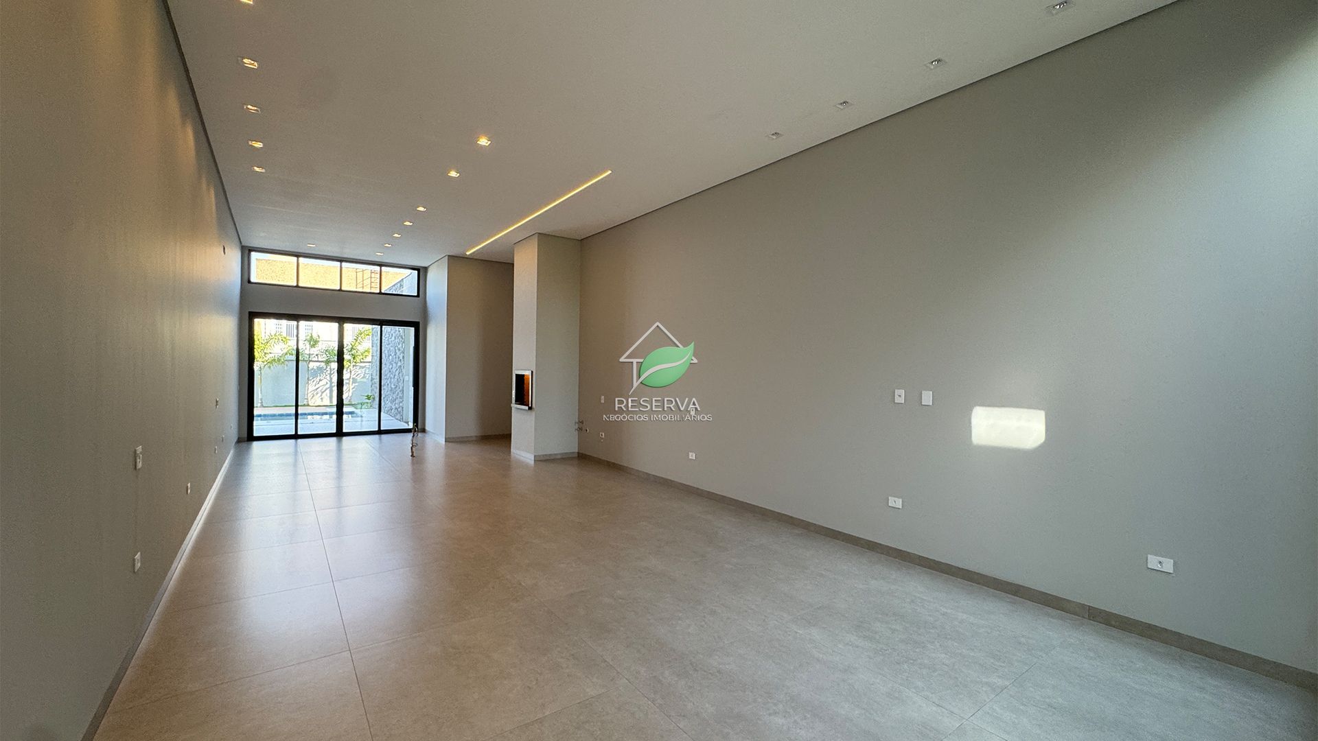 Casa Luxuosa à Venda no Condomínio Safira - Foz do Iguaçu
