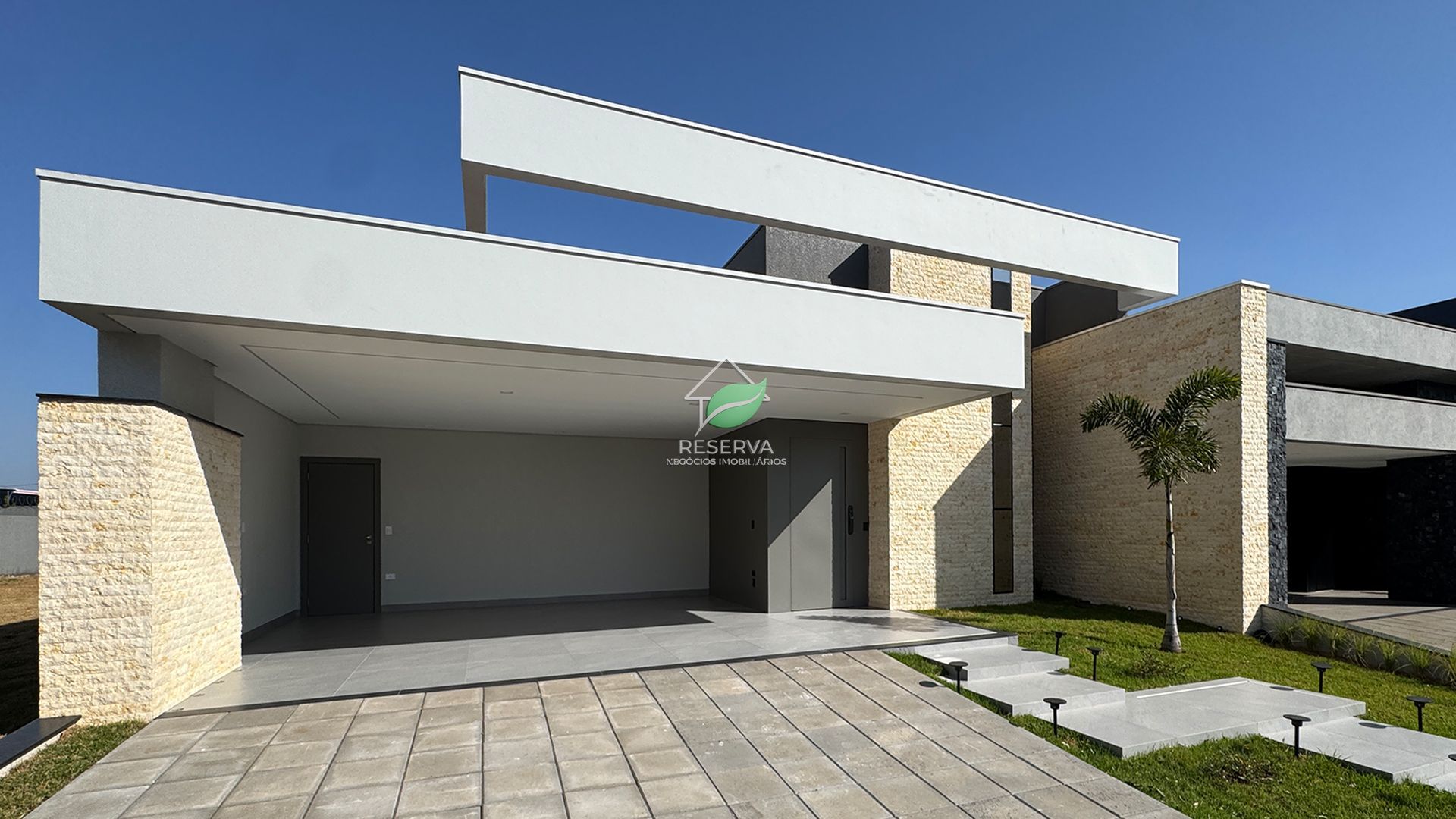 Casa Elegante de Alto Padrão à Venda no Condomínio Safira - Foz do Iguaçu