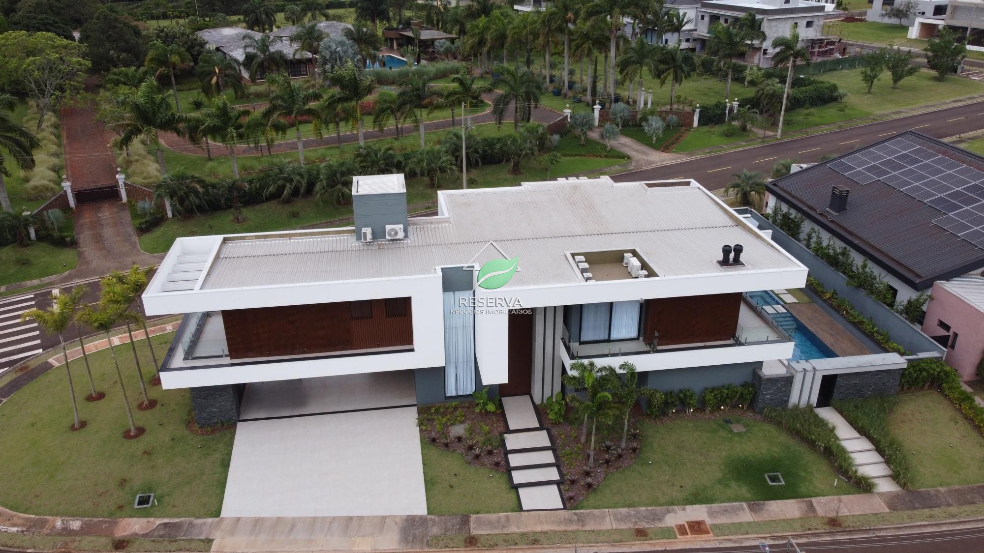 # CASA DE ALTO PADRÃO NO ROYAL FALLS RESIDENCE & RESORT
