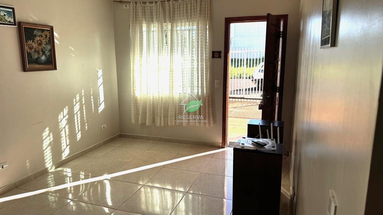 CASA MOBILIADA À VENDA NA REGIÃO DA VILA A – JD. CANADÁ ??