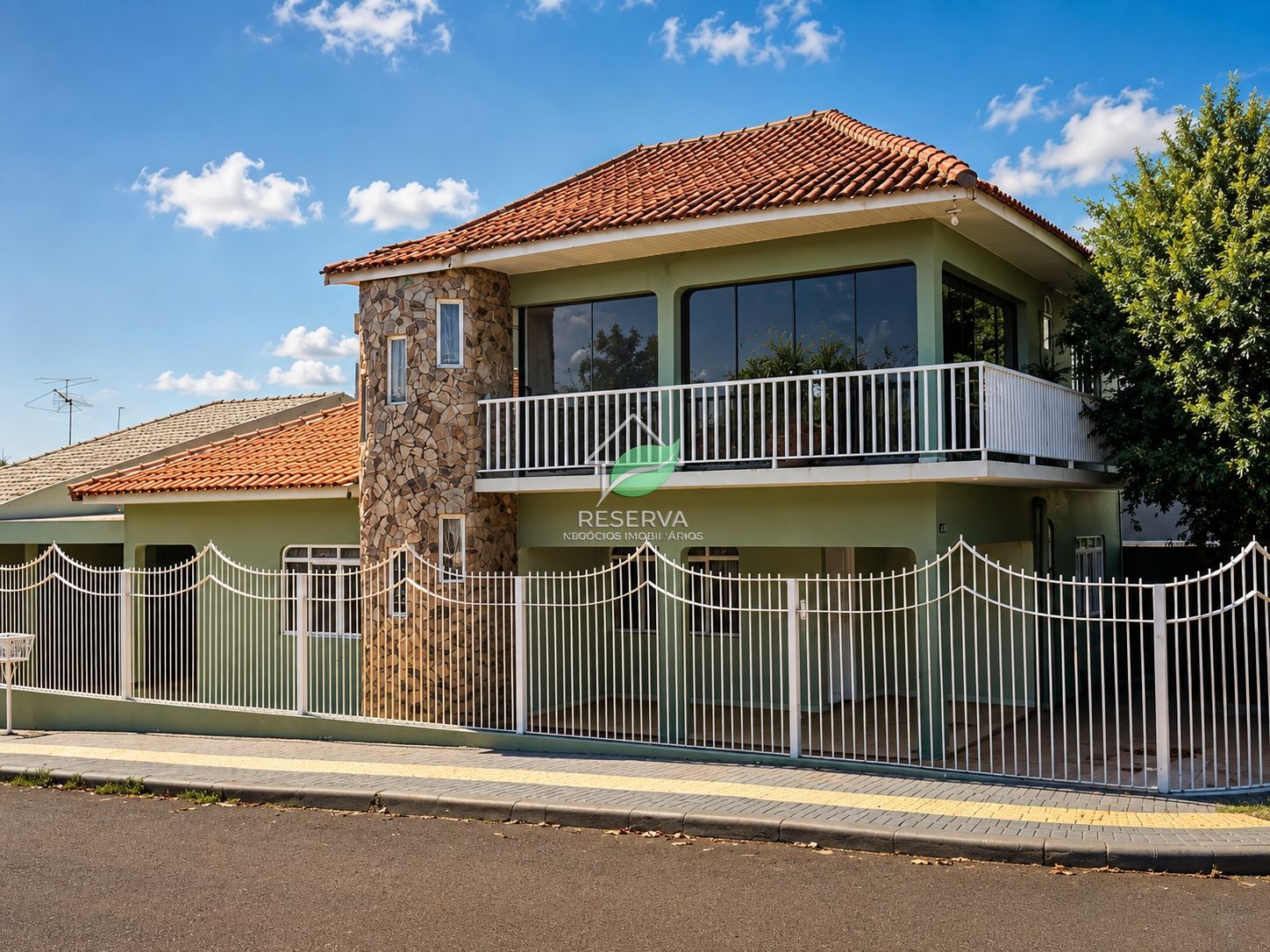 Sobrado à Venda no Belvedere II – Amplitude, Conforto e Excelente Localização!