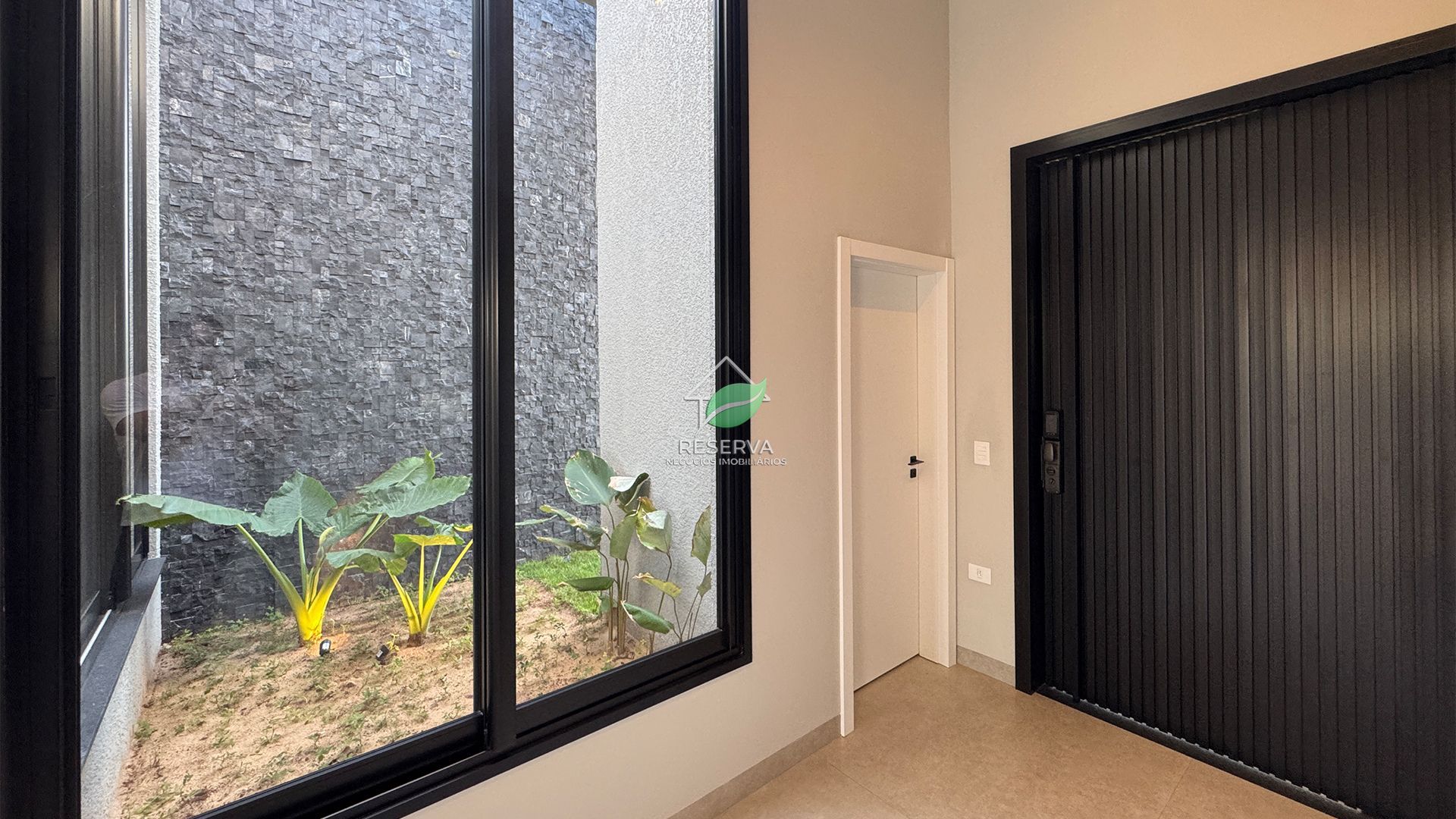 Casa Luxuosa à Venda no Condomínio Safira - Foz do Iguaçu