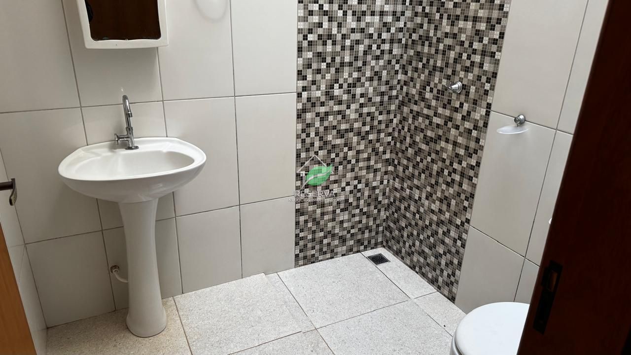 CASA MOBILIADA À VENDA NA REGIÃO DA VILA A – JD. CANADÁ ??