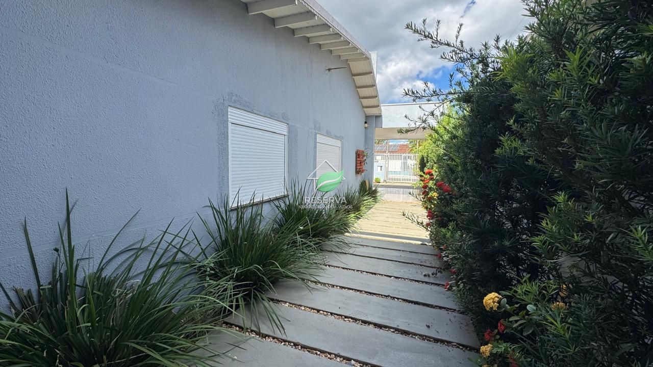 Sobrado de Alto Padrão à Venda na Vila A – Região Nobre, Próximo ao Gramadão