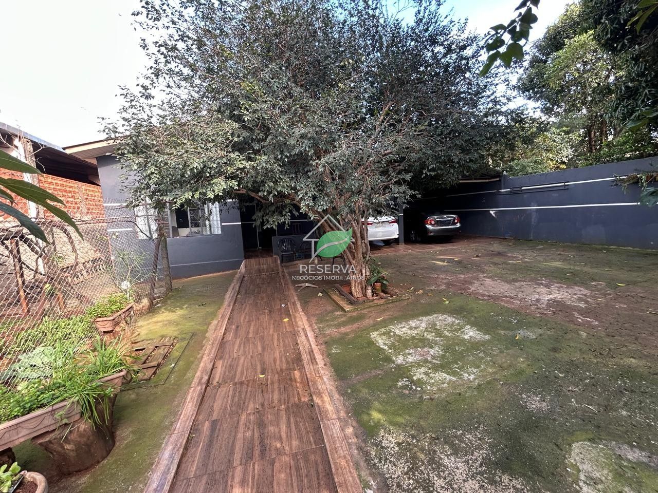 Casa à Venda no Portal da Foz – Excelente Localização e Amplo Espaço