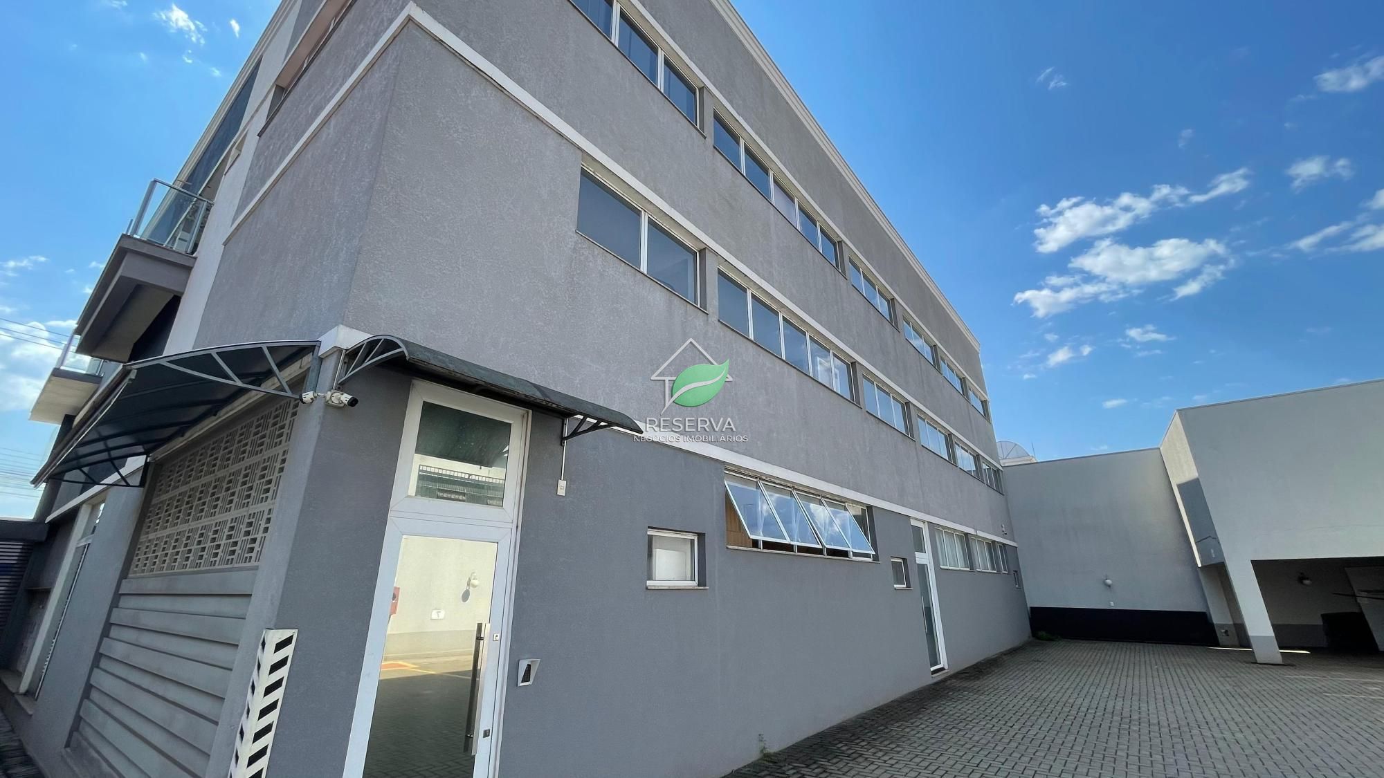 Sala Comercial de 74 m² para Locação — Edifício Novo Iguaçu