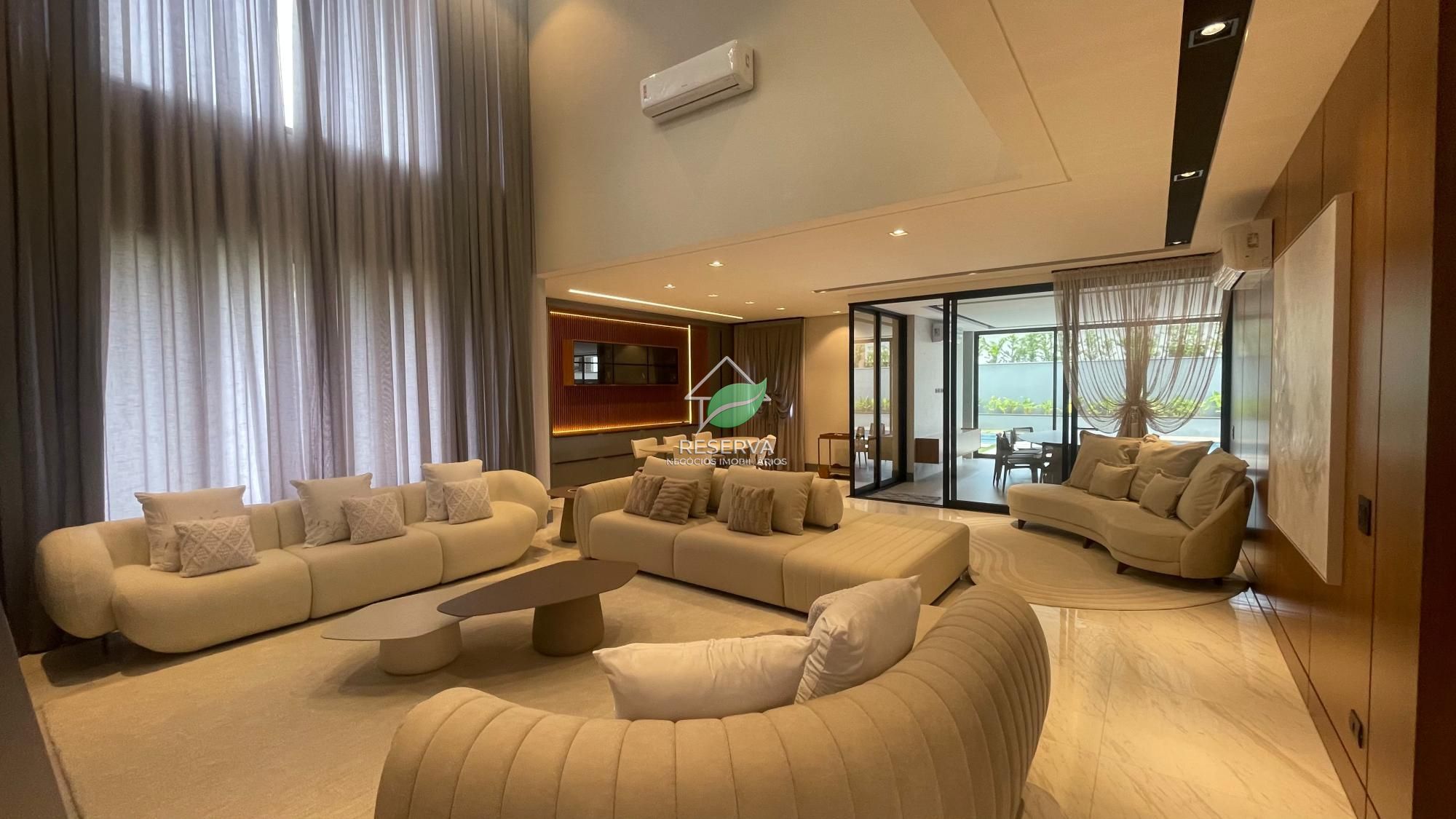 # CASA DE ALTO PADRÃO NO ROYAL FALLS RESIDENCE & RESORT