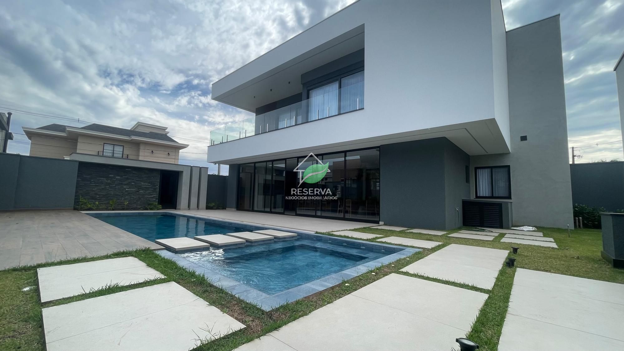 # CASA DE ALTO PADRÃO NO ROYAL FALLS RESIDENCE & RESORT