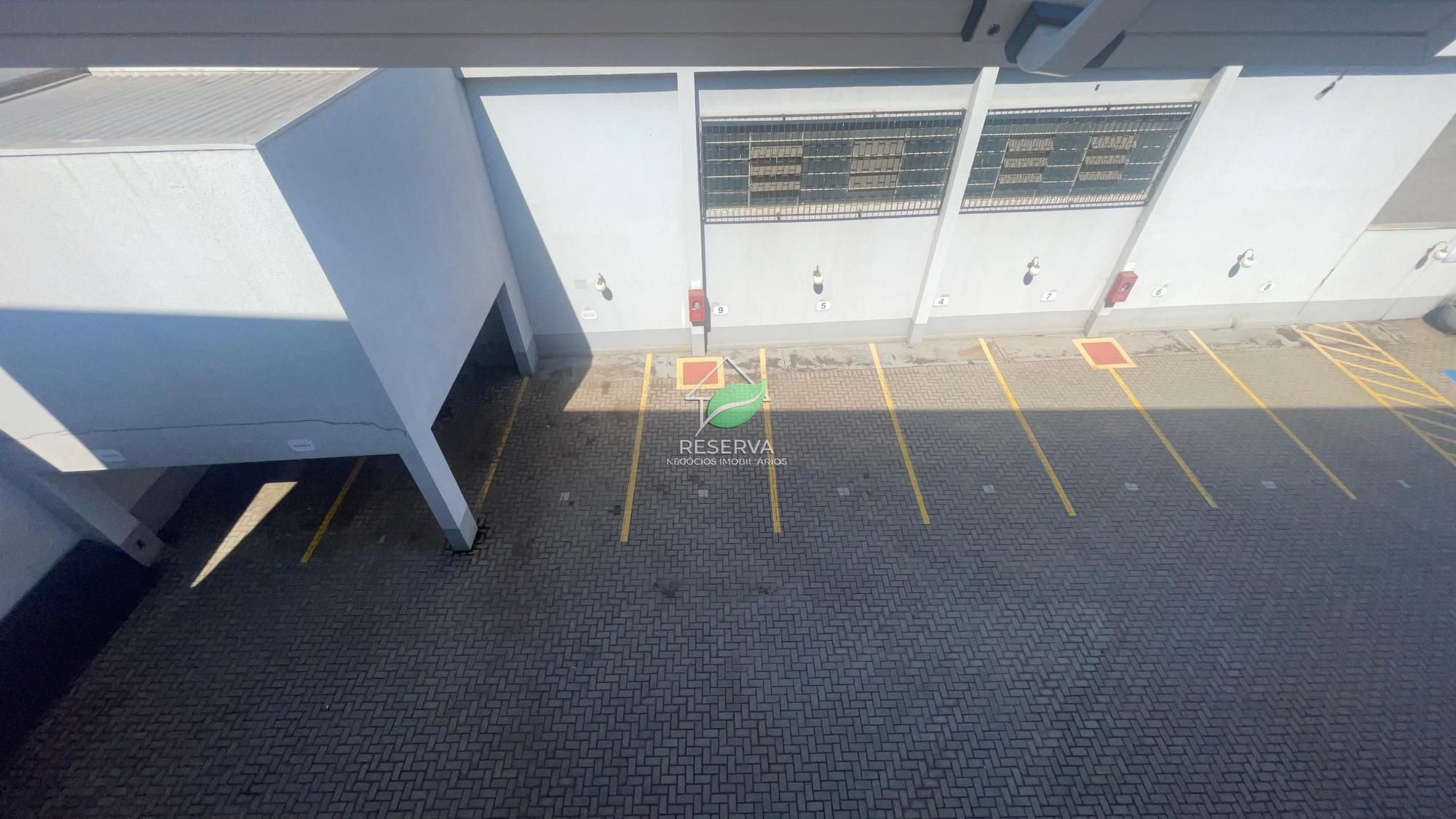 Sala Comercial de 74 m² para Locação — Edifício Novo Iguaçu