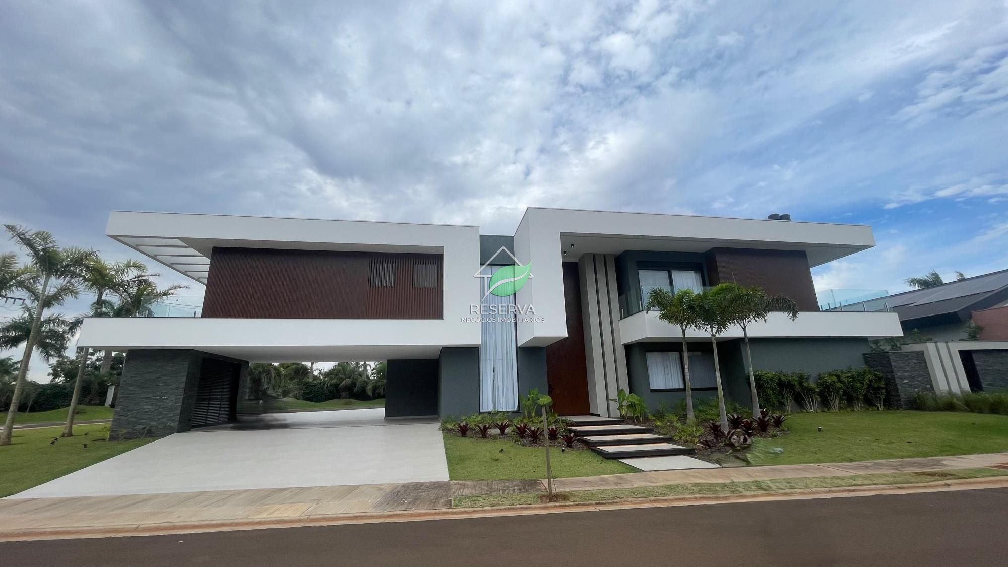 # CASA DE ALTO PADRÃO NO ROYAL FALLS RESIDENCE & RESORT
