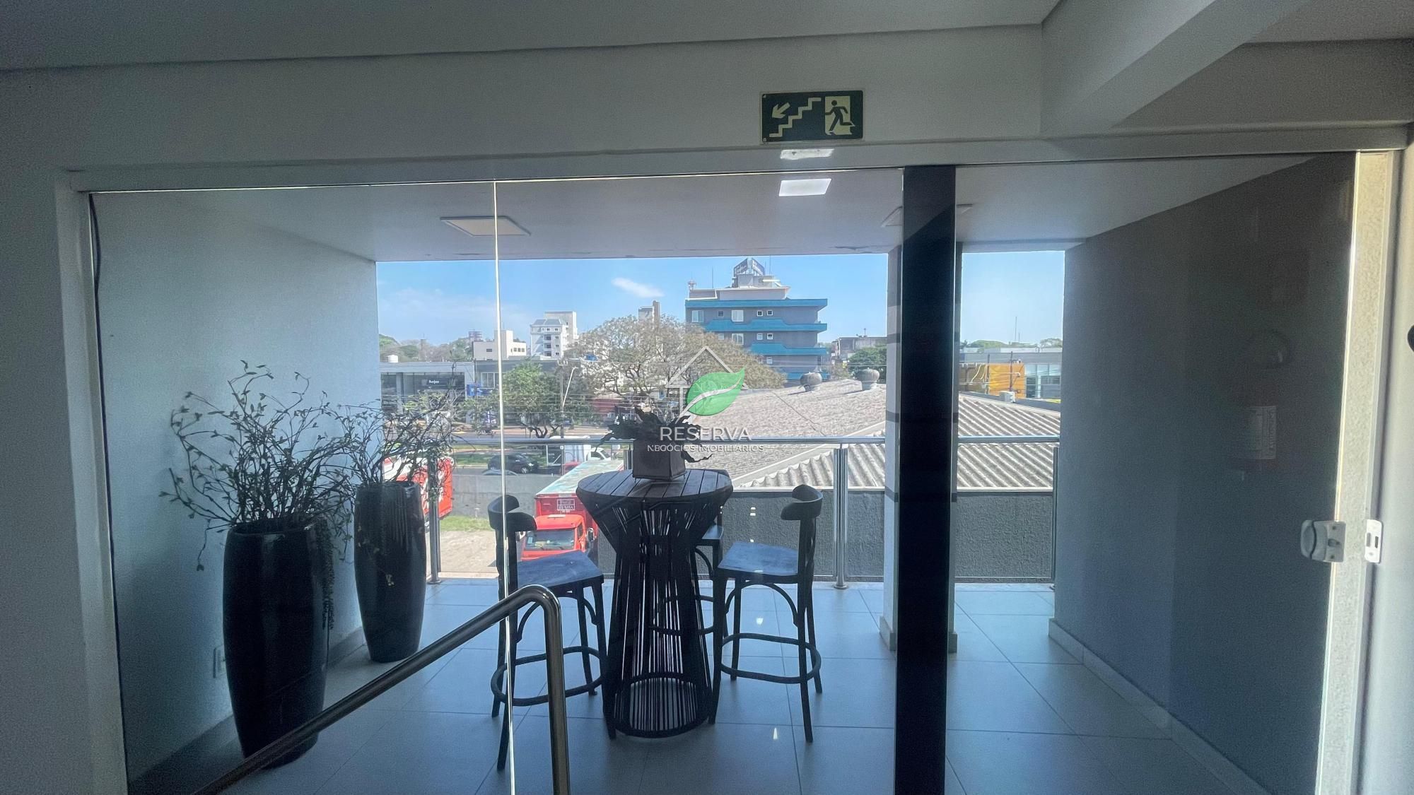 Sala Comercial de 74 m² para Locação — Edifício Novo Iguaçu