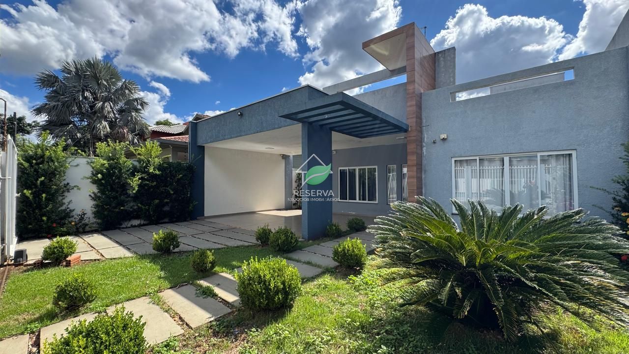 Sobrado de Alto Padrão à Venda na Vila A – Região Nobre, Próximo ao Gramadão