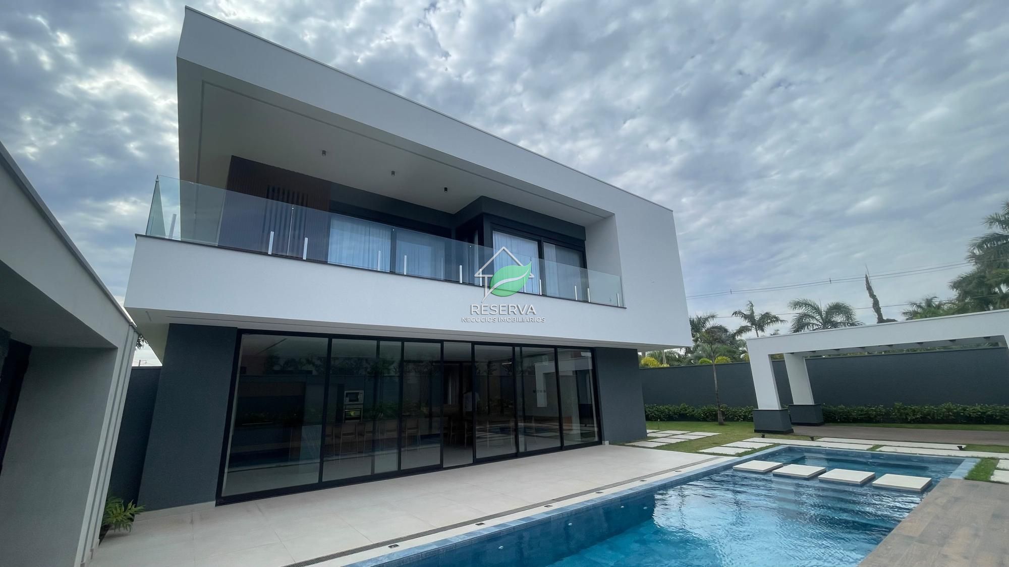 # CASA DE ALTO PADRÃO NO ROYAL FALLS RESIDENCE & RESORT