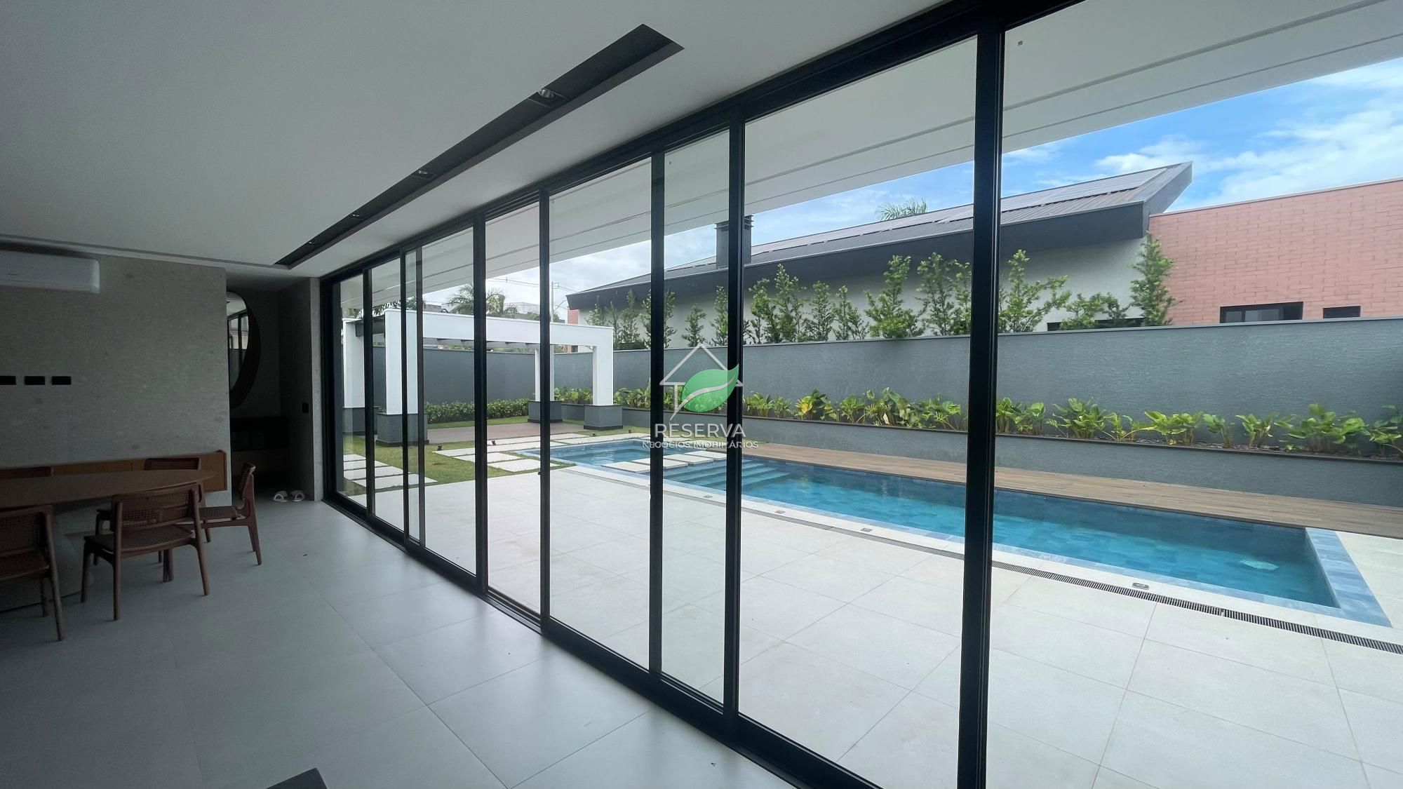 # CASA DE ALTO PADRÃO NO ROYAL FALLS RESIDENCE & RESORT